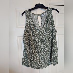 Old Navy Sleeveless Green & White Floral Top with Keyhole back Size XL